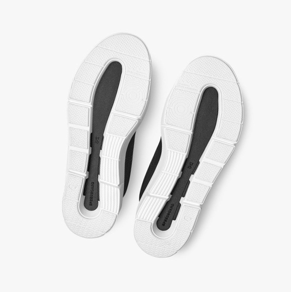 Black / White On The Roger Clubhouse Women Sneakers | 903LRBUKV