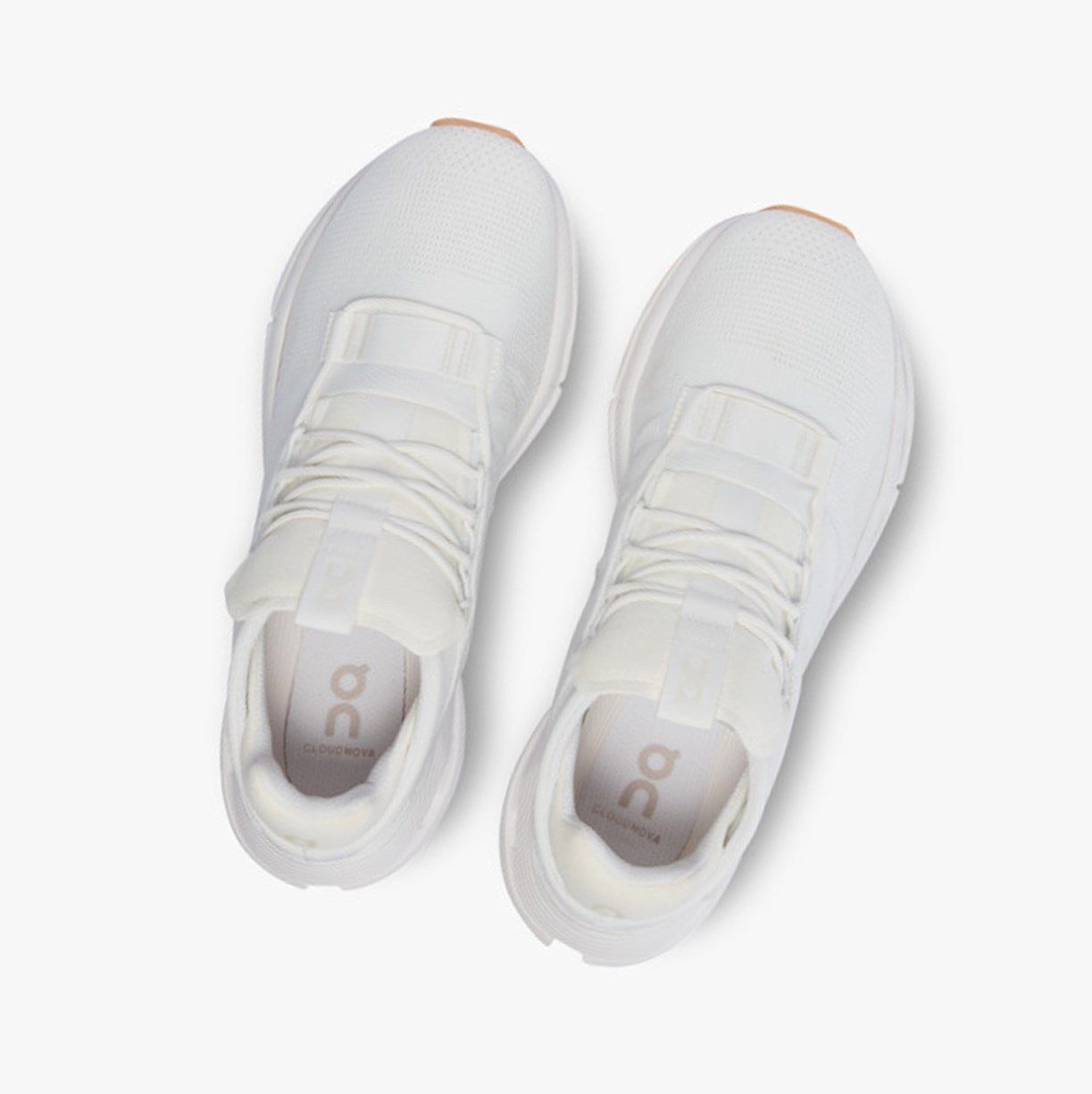 White On Cloudnova Women Sneakers | 370AOGVPX