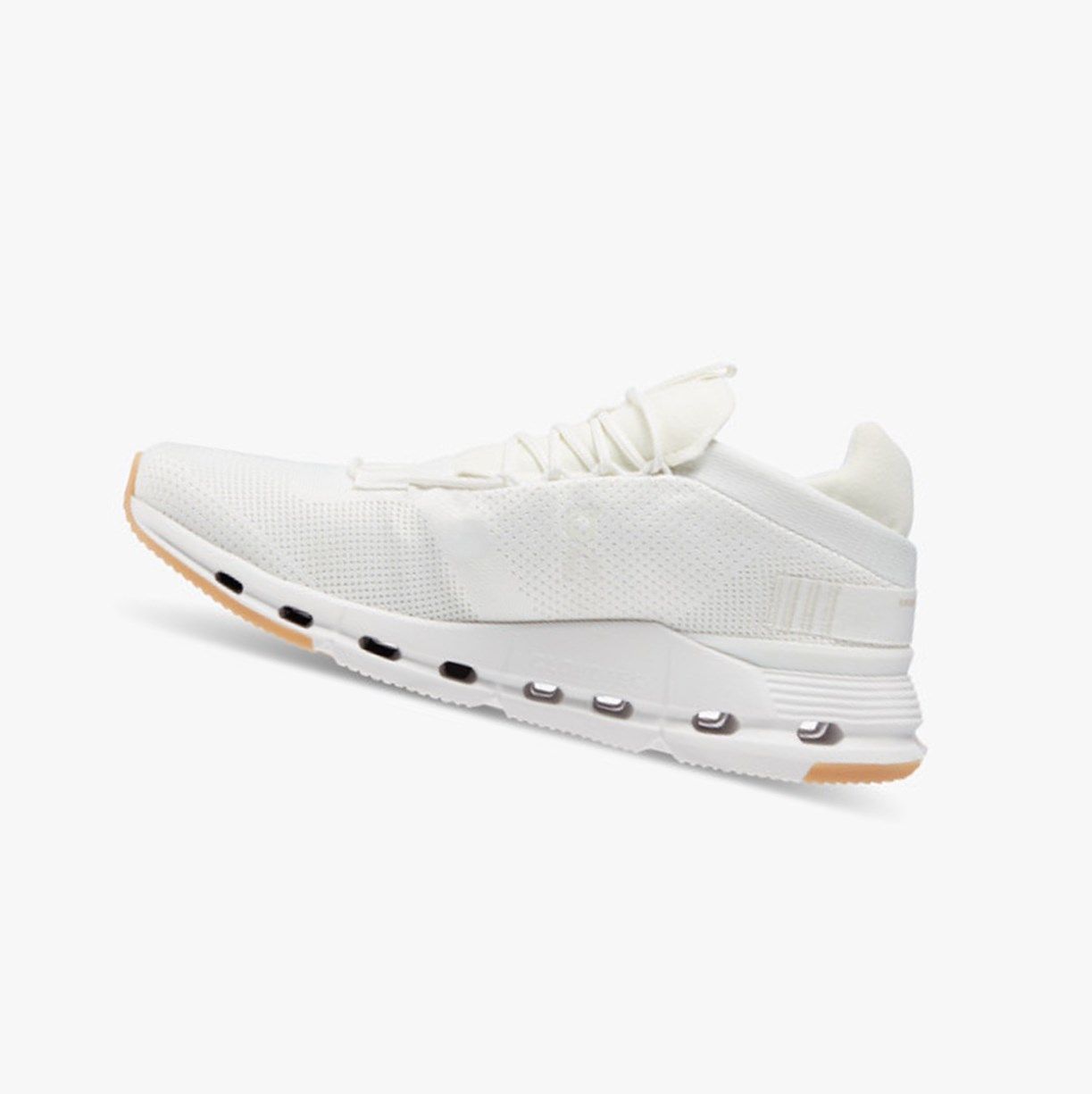 White On Cloudnova Women Sneakers | 370AOGVPX